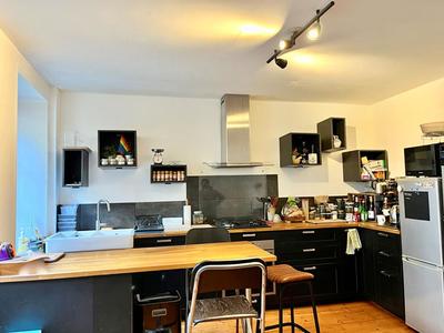 Maison - 230 m² - 13 pièces