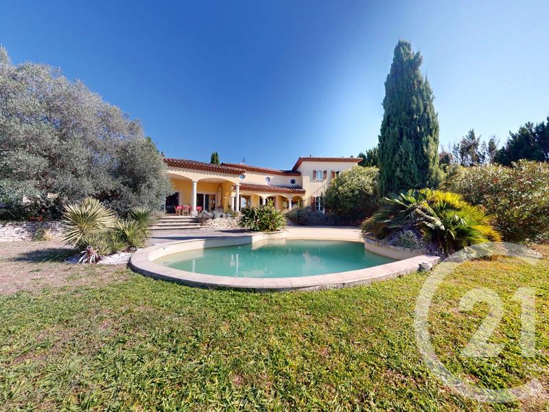 Maison - 216 m² - 6 pièces