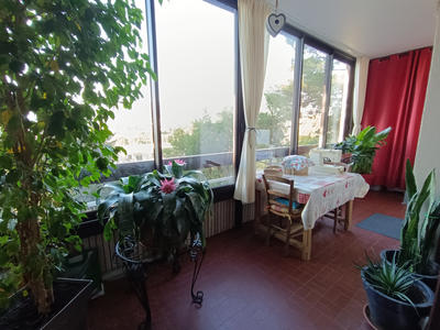 Appartement - 85 m² - 4 pièces