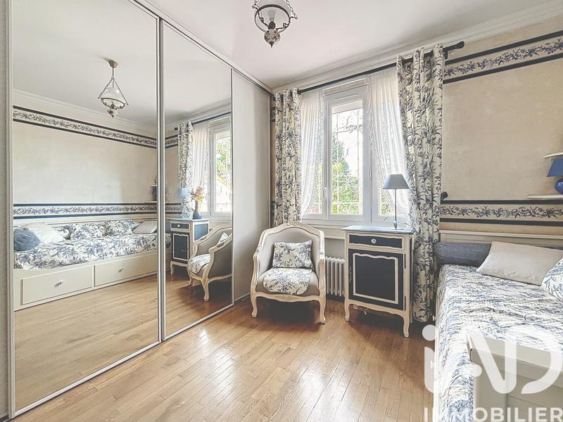 Maison - 164 m² - 9 pièces