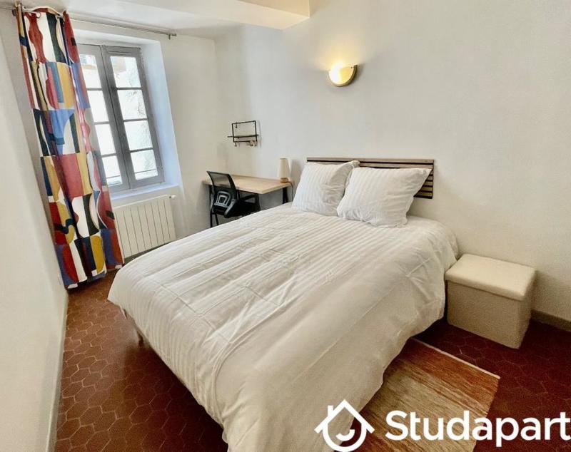 Chambre - 11 m² - 1 pièce