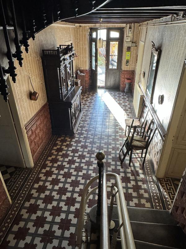 Maison ancienne - 300 m² - 11 pièces