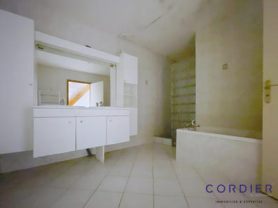 Maison - 105 m² - 4 pièces