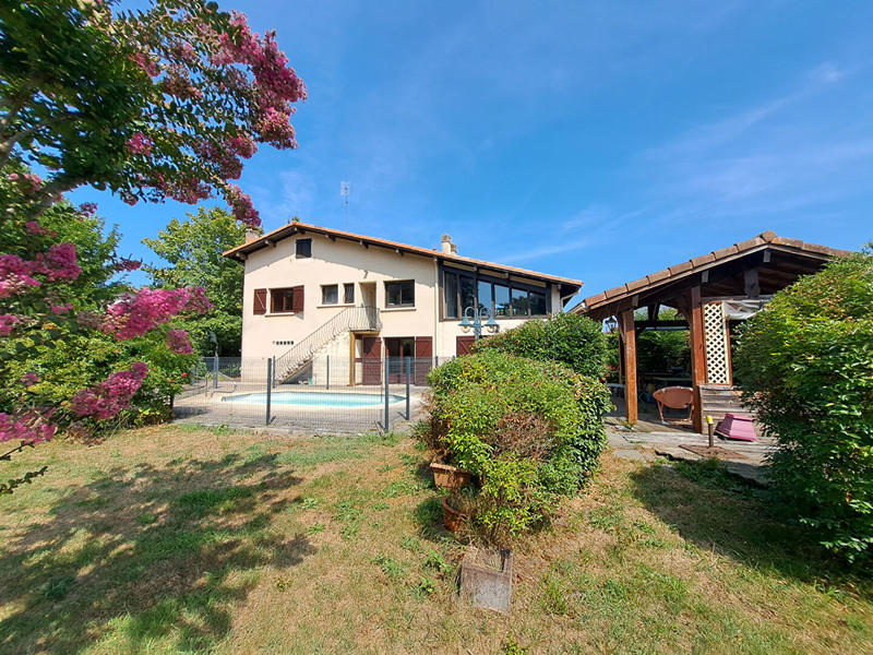 Maison - 197 m² - 7 pièces