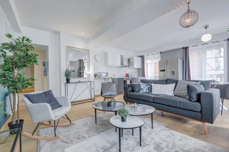 Appartement - 116 m² - 6 pièces