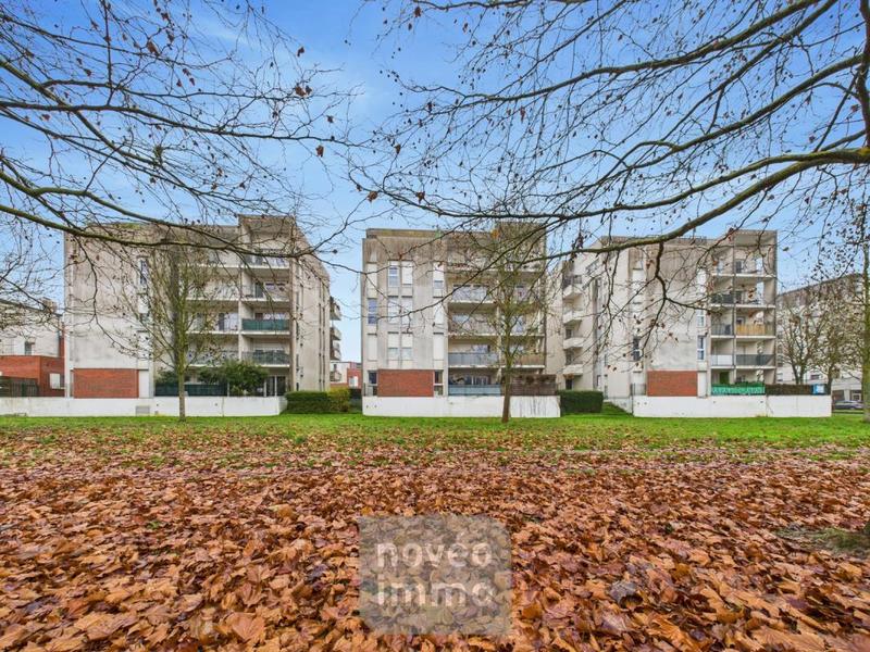 Studio - 25 m² - 1 pièce