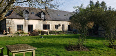 Maison - 320 m² - 8 pièces