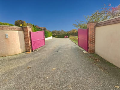 Maison - 204 m² - 9 pièces