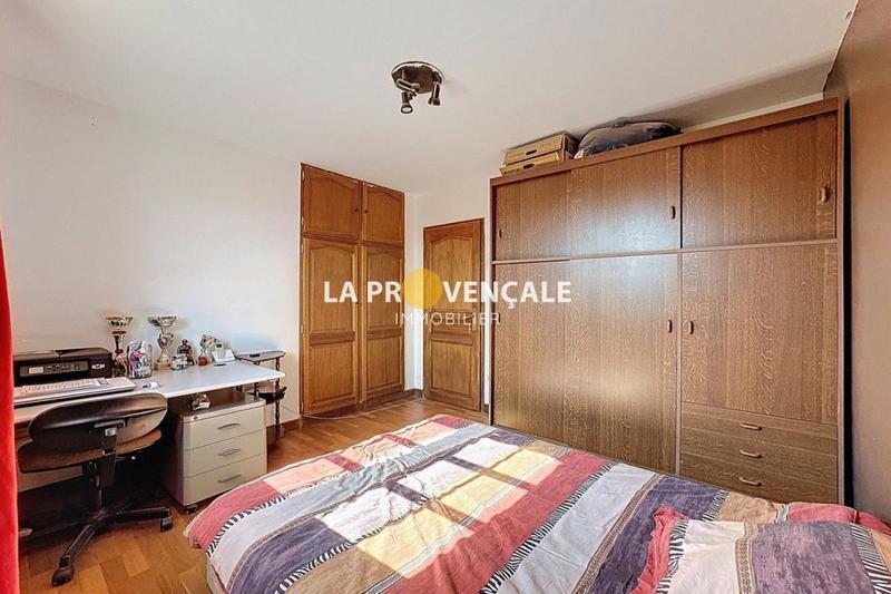 Maison traditionnelle - 141 m² - 6 pièces