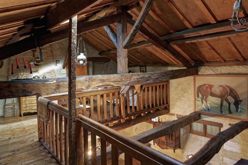 Maison - 360 m² - 8 pièces