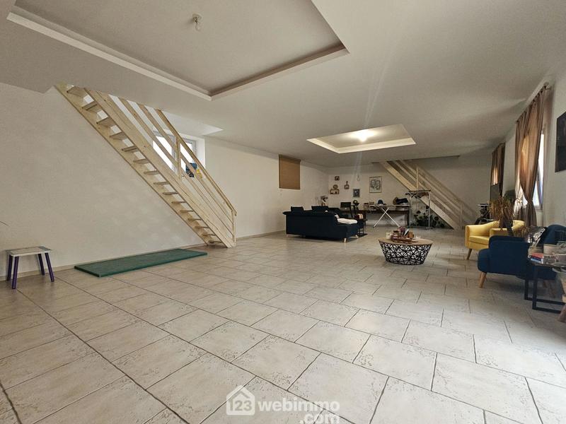 Maison - 309 m² - 8 pièces