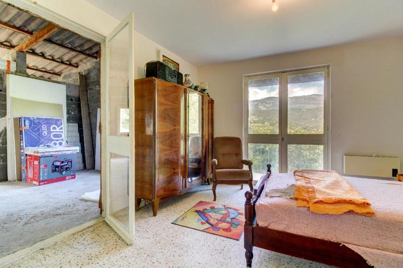 Maison - 270 m² - 8 pièces