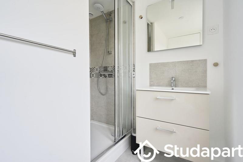 Chambre - 9 m² - 1 pièce