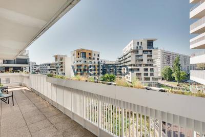 Appartement - 90 m² - 4 pièces