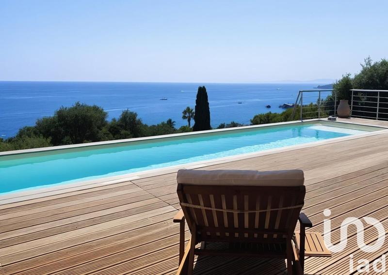 Maison - 215 m² - 7 pièces