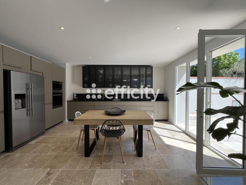 Maison - 180 m² - 7 pièces