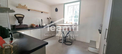 Maison - 245 m² - 7 pièces