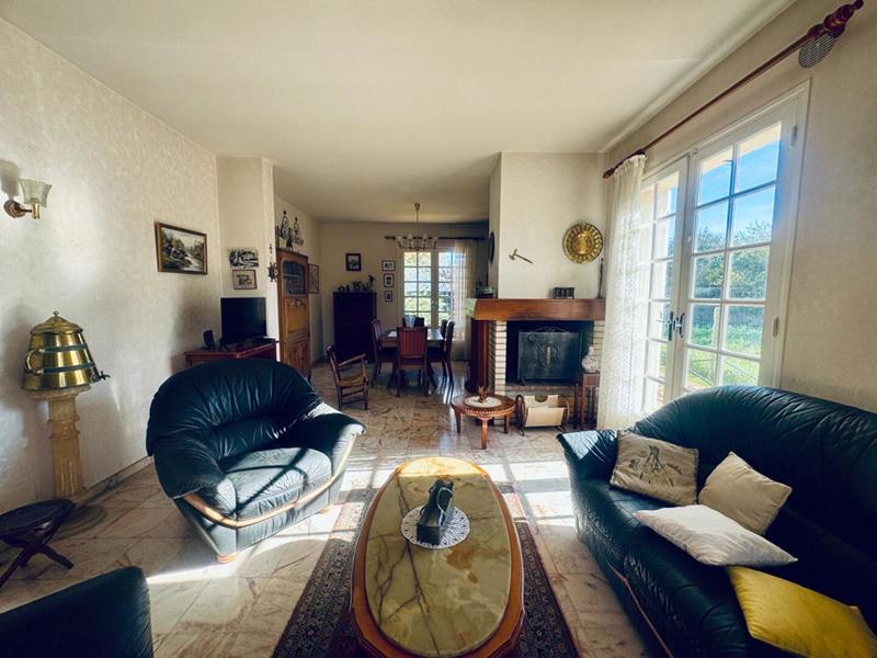 Maison - 182 m² - 7 pièces