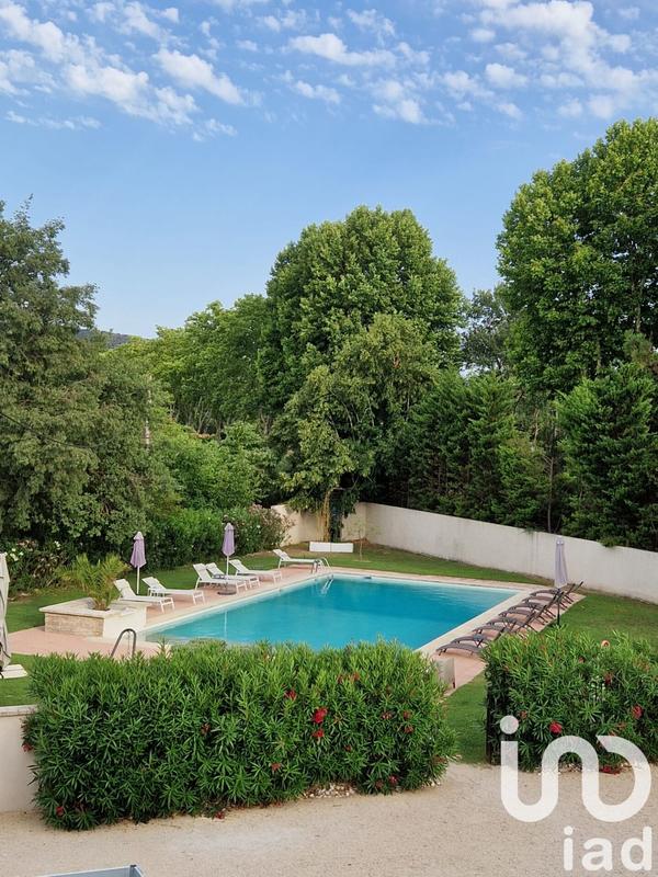 Maison - 408 m² - 12 pièces