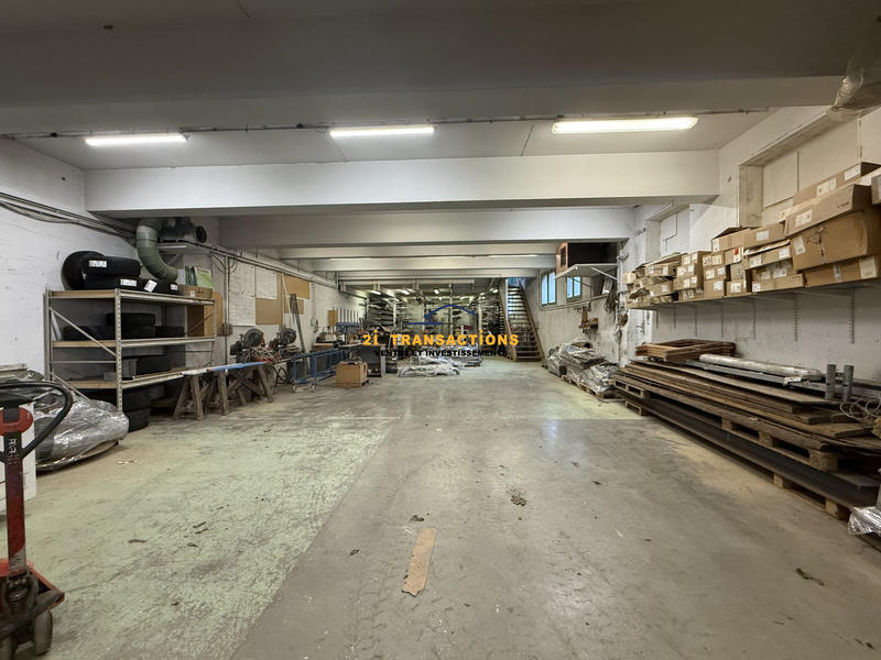 Local d'activités - 1 306 m²