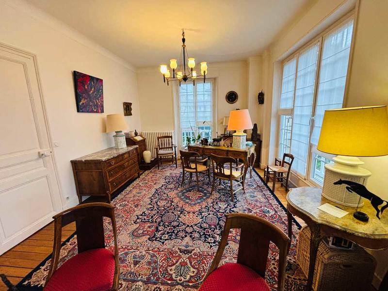 Maison - 166 m² - 7 pièces