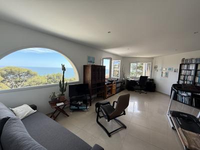 Maison - 184 m² - 4 pièces