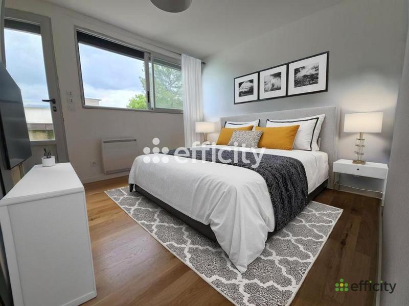 Maison - 285 m² - 10 pièces