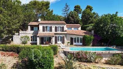 Villa - 160 m² - 5 pièces