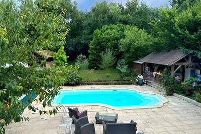 Maison - 298 m² - 9 pièces