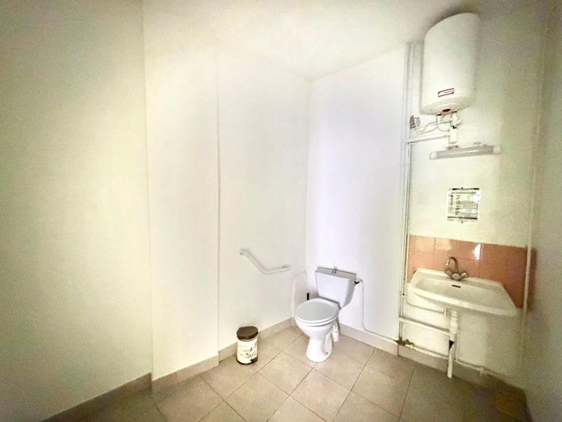 Local commercial - 152 m² - 8 pièces