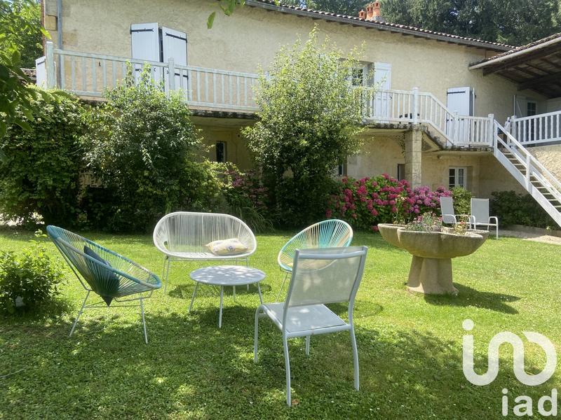 Maison - 260 m² - 8 pièces