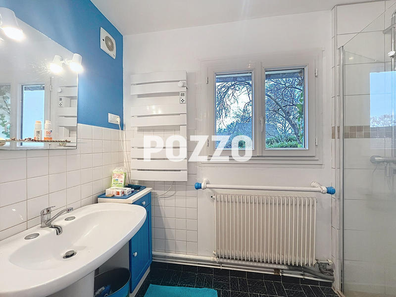 Maison - 184 m² - 8 pièces