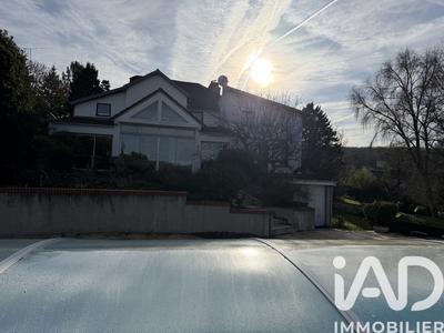 Maison - 275 m² - 8 pièces