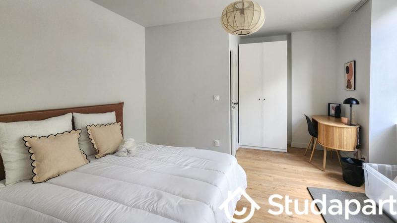 Maison - 243 m² - 12 pièces