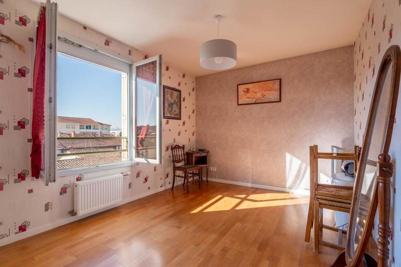 Appartement - 82 m² - 3 pièces