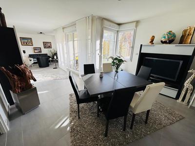 Appartement - 120 m² - 6 pièces