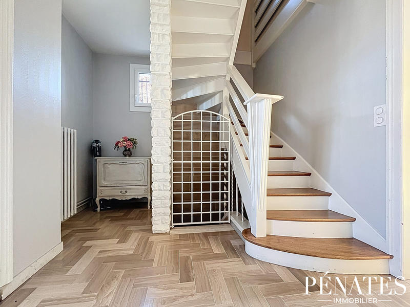 Maison - 185 m² - 6 pièces