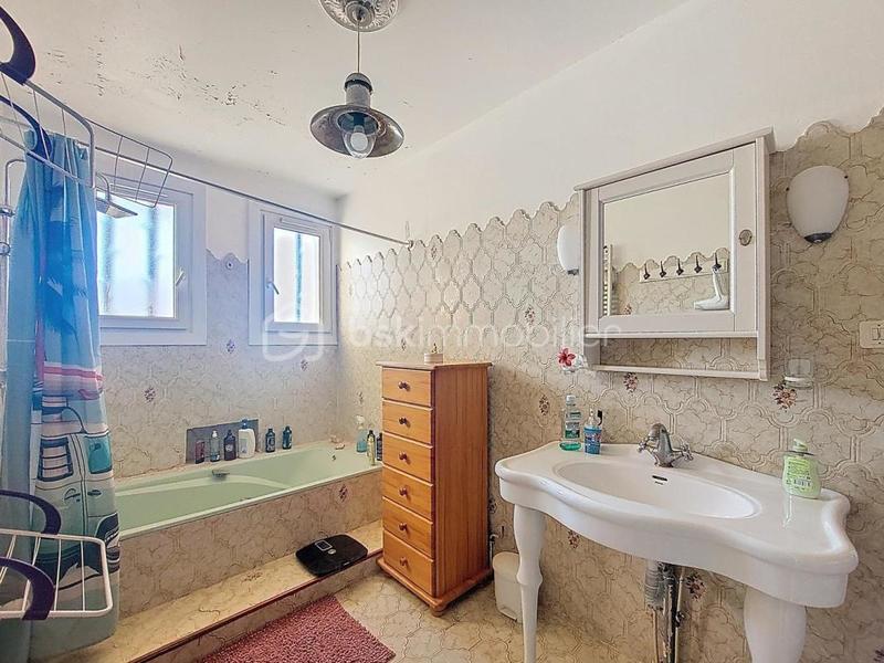 Maison - 143 m² - 7 pièces