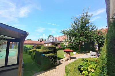 Maison - 224 m² - 7 pièces