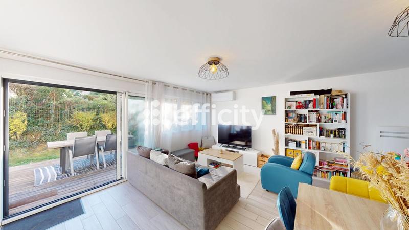 Appartement - 100 m² - 5 pièces