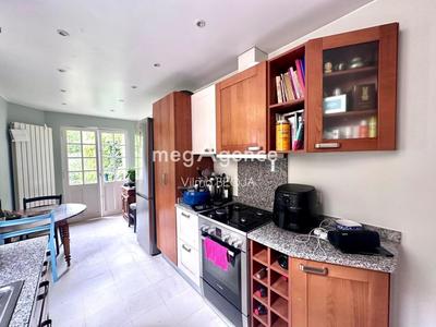 Maison - 107 m² - 6 pièces