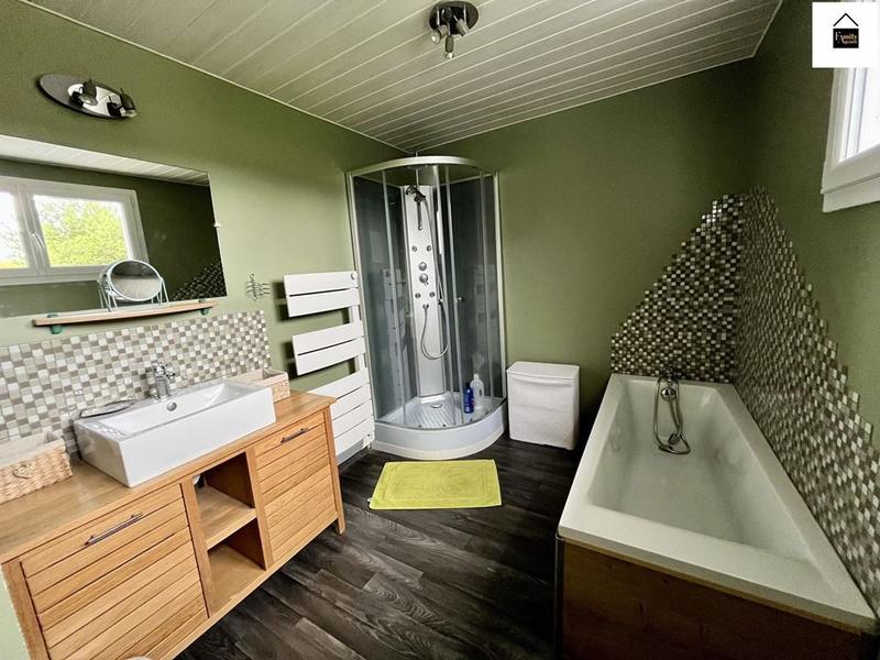 Maison - 205 m² - 7 pièces