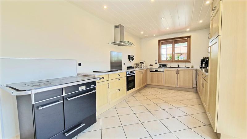 Maison - 262 m² - 6 pièces