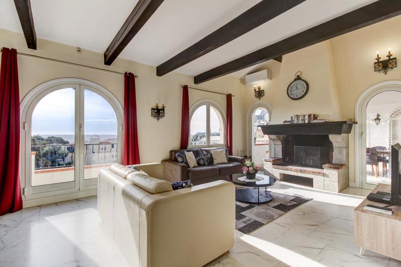 Villa - 295 m² - 7 pièces