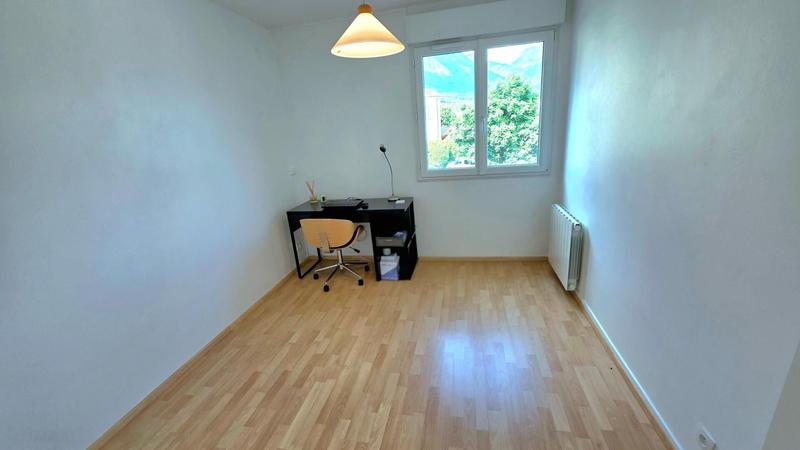 Appartement - 120 m² - 6 pièces
