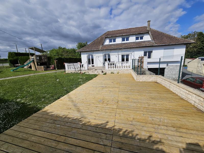 Maison - 202 m² - 8 pièces