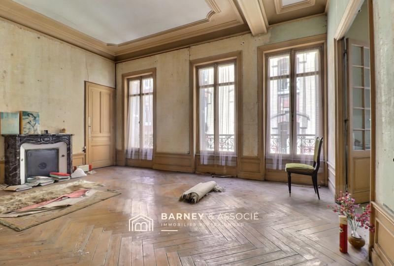 Maison - 367 m² - 13 pièces