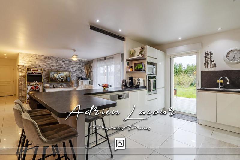 Maison - 144 m² - 7 pièces