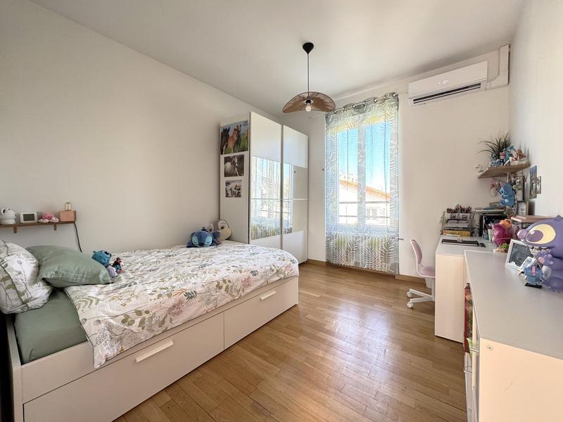 Maison - 204 m² - 6 pièces