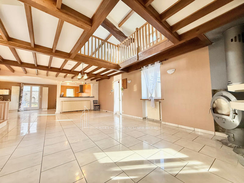 Propriété - 180 m² - 5 pièces